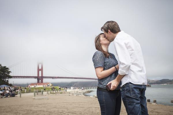 After you propose, pose for a couple incredible portrait shots https://www.paparazzi-proposals.com/location/san-francisco/