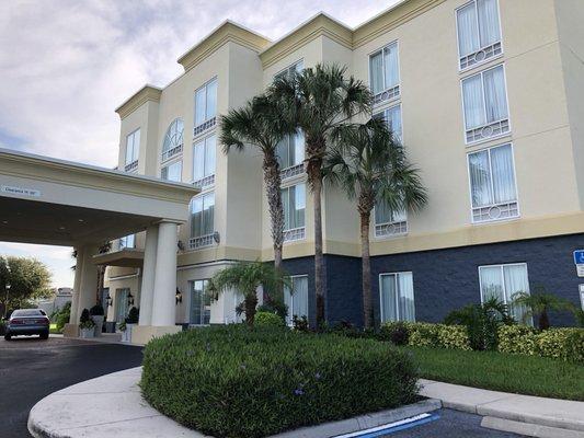 Obligatory palm trees by the main entrance.