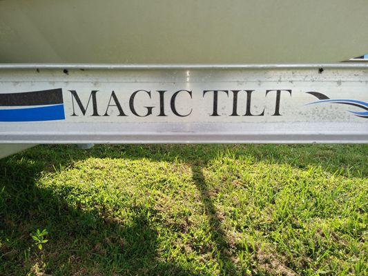 Magic Tilt  trailer  2014 comes with the boat