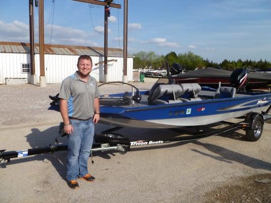 Derek Watson and his Triton VT17. Congrats Derek and Jana!