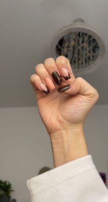 Brown fall nails