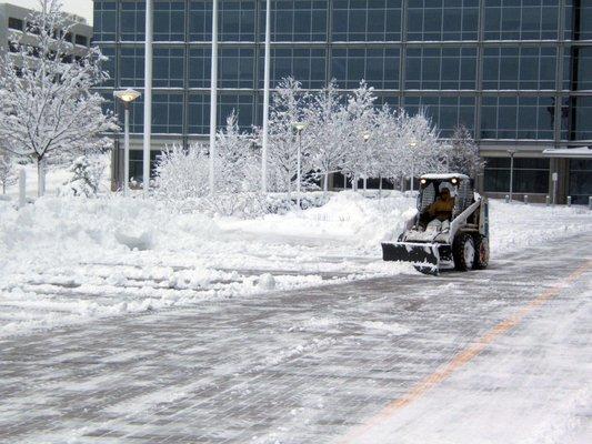 Parking lot & Garages snow clearing