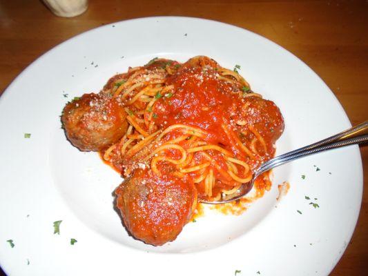 Nonna's Spaghetti w/homemade meatballs