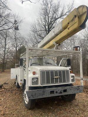 Bucket truck