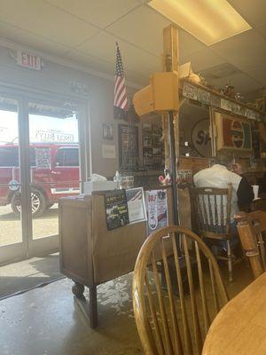 The decor in the ambience in this restaurant was very relaxed. definitely a place for lunch with a friend for that lunch date..