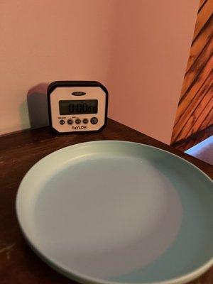 Timer and plate for the cold towel!