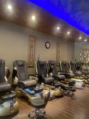 Luxury Nails and Spa