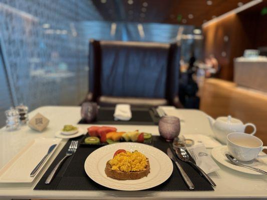 Breakfast at the Al Mourjan Business Lounge