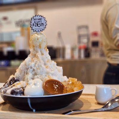 Almond pudding and Mochi shaving ice cream