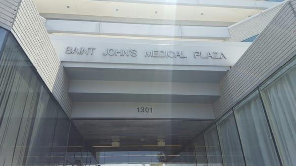 Entrance from outside the building to Santa Monica Sleep Center