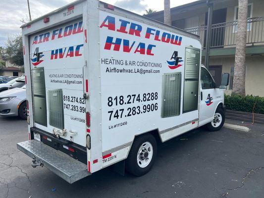 Spot our Airflow HVAC truck? That means comfort's nearby! Call now for top-notch HVAC service at your doorstep. #AirflowHVAC #HVAC #Glendale