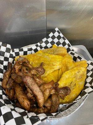 Tostones con Cerdo