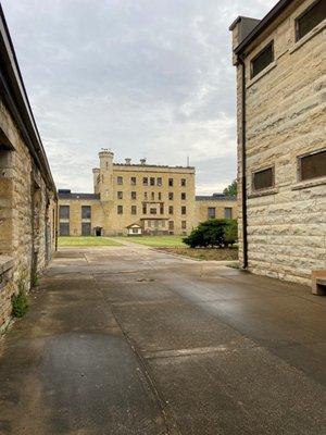 The alley area where a lot of crime took place since the prisoners couldn't be seen by the guards.