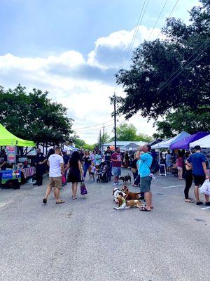 Local Houston area Farmers Market in Tomball, Texas. All vendors grow, craft & prepare their items within 150 miles of Tomball, Texas!