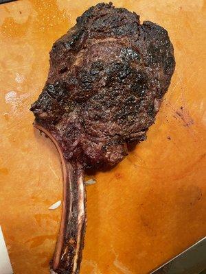 A beautiful Tomahawk Ribeye