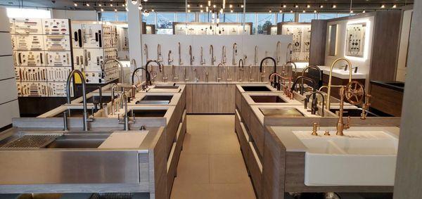 AG Showroom Kitchen Sinks and Faucets