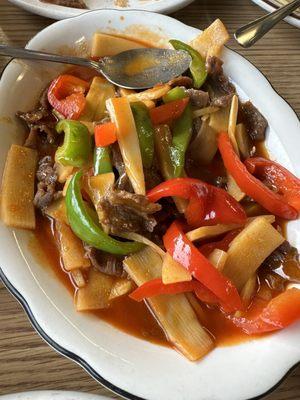 BEEF MONGOLIAN!! very few thin slices beef then full of vegetables