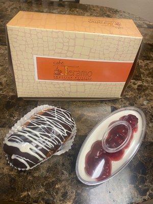 Eclair and sour cream jello