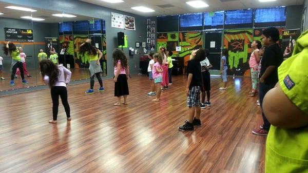 Elite Preschool Summer Camp Field Trip to Imagine That Dance Fitness