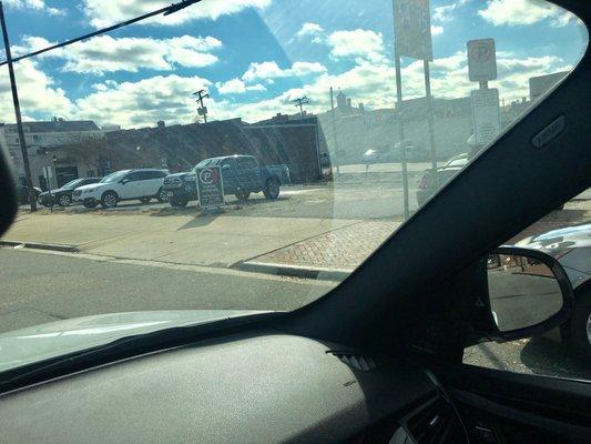 Confusing parking lot on Grace Street between 17th & 18th street.