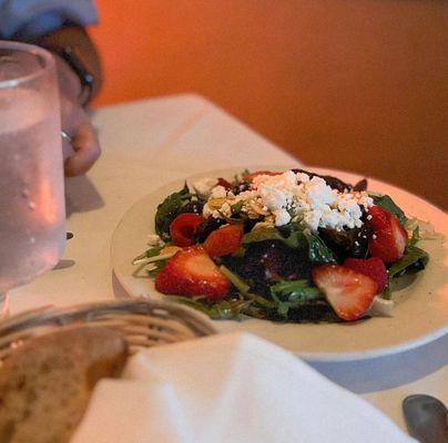 berry fig salad