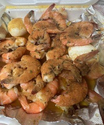 Large Shell Off Garlic Shrimp w/ Eggs added