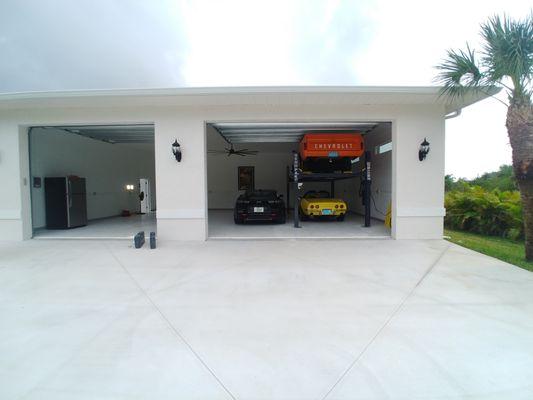 DETACHED GARAGE