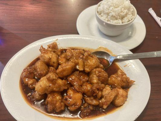 General Tsao with steamed rice, very good and cooked just right.