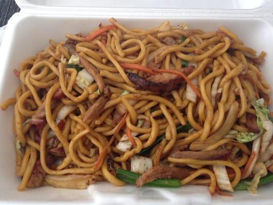 Lunch special: roast pork lo mein