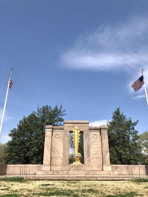 Paying respects to WWI Army