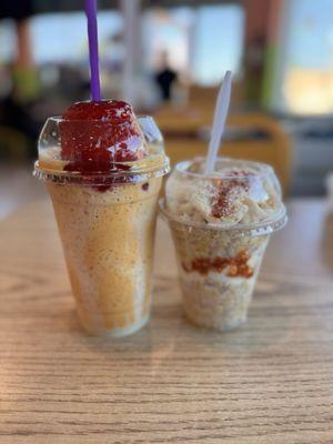 Raspado de Vanilla con lechera y Mermelada de fresa.  Elote preparado en vaso