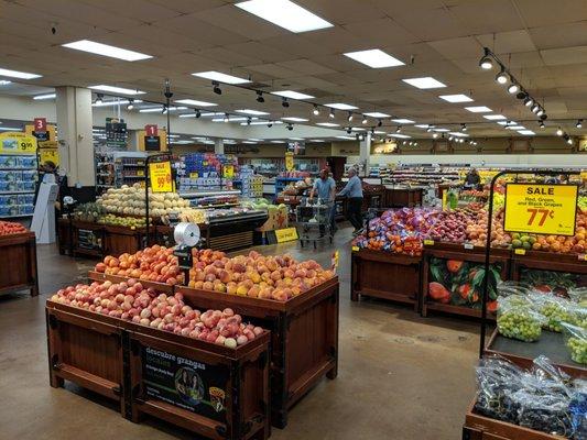 Fry's Mercado is nice and big. It's clean and had a wide selection. It is definitely geared more towards the Hispanic community.