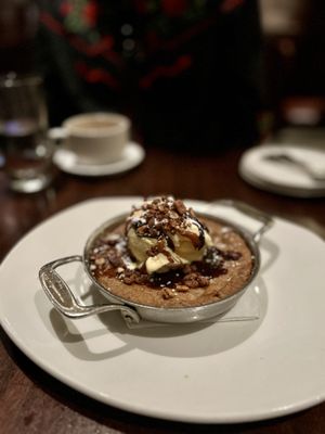 Skillet Chocolate Chip Cookie