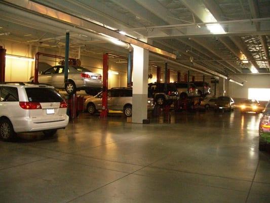 We are equipped with state of the art service bays to give your car the servicing it deserves.