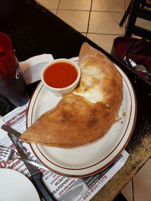 This is a small calzone......... it fed 2 of us and we were very pleased! A++++++++