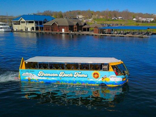 Branson Duck tours Super Duck 8 enjoying the water