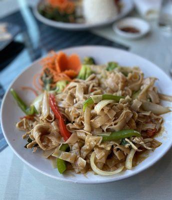 Drunken Noodle with Chicken