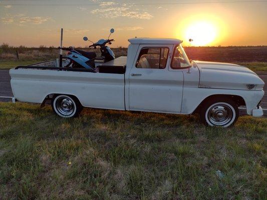 Dropped off My Buddy 125 For A Once Over Inspection / Carb Adjust/ And Some Fresh Sophia Loren Whitewalls!!!!  Can't wait to Run Around Town