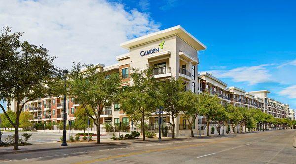 Camden Victory Park Apartments