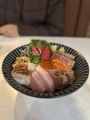 Chirashi bowl