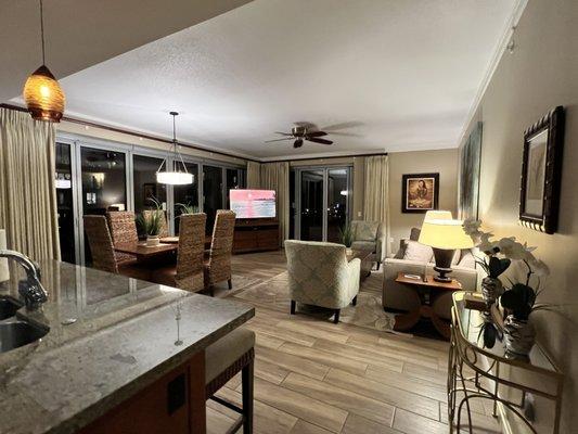 Konea Tower - Room 239 2 BD/ 2 BA Deluxe ocean view suite (1325 sq ft)