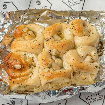 GARLIC KNOTS!!!