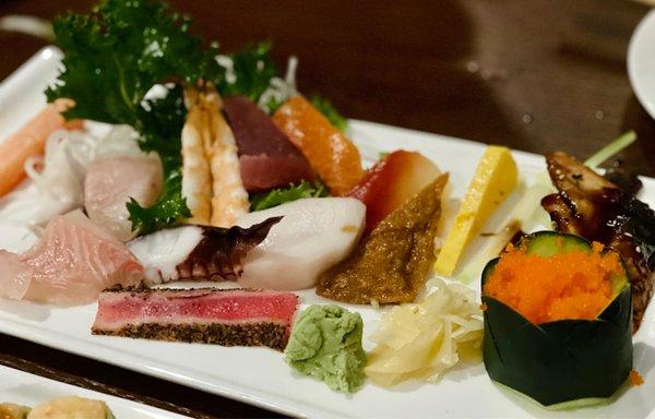 Assorted sashimi