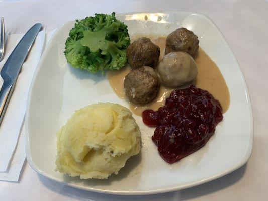 Kids portion Swedish meatballs dinner