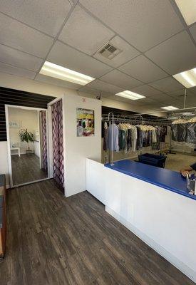 J&J Dry Cleaners