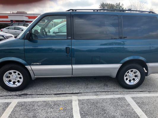 Pacer wheels on an Astro Van