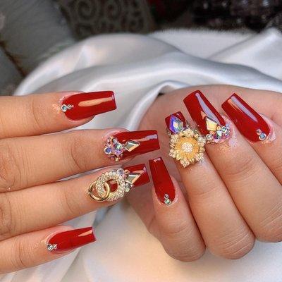 More colors & nail designs are available at our salon
Our experts are ready to make a surprise for you
Come and visit!