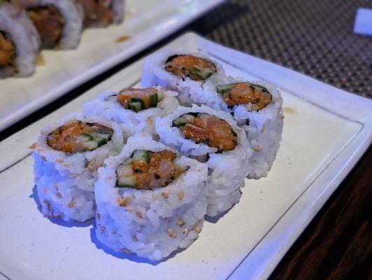 Spicy yellowtail roll