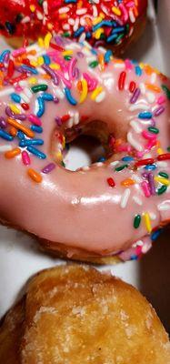 Assorted Donuts (1 Dozen)