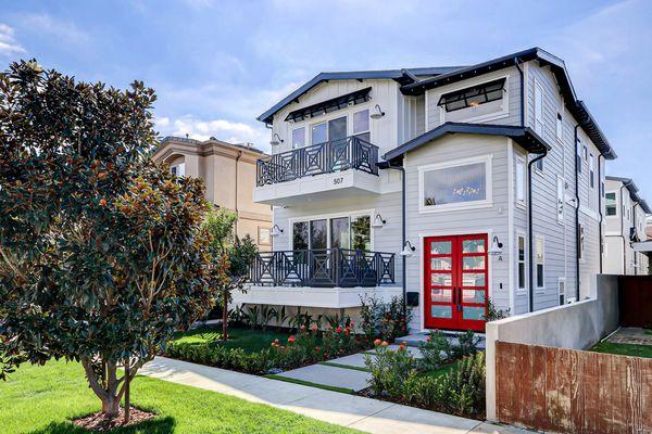 Brand new detached townhome in South Redondo Beach. 
March 2024